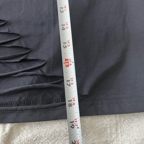 SweatyRocks black XXL cropped distressed t-shirt. NWT. - Picture 4 of 6